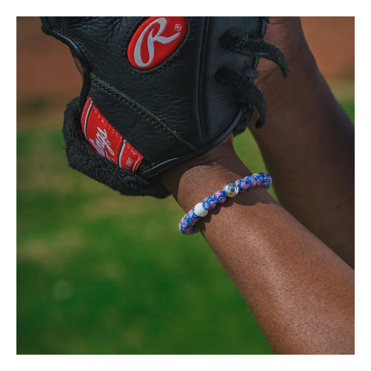 Chicago Cubs Lokai Logo Bracelet product image 2, provided for visual reference and product detail review