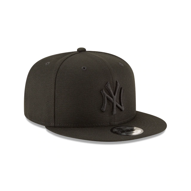 NEW ERA NEW YORK YANKEES BLACK ON BLACK 9FIFTY Snapback product image 3, provided for visual reference and product detail