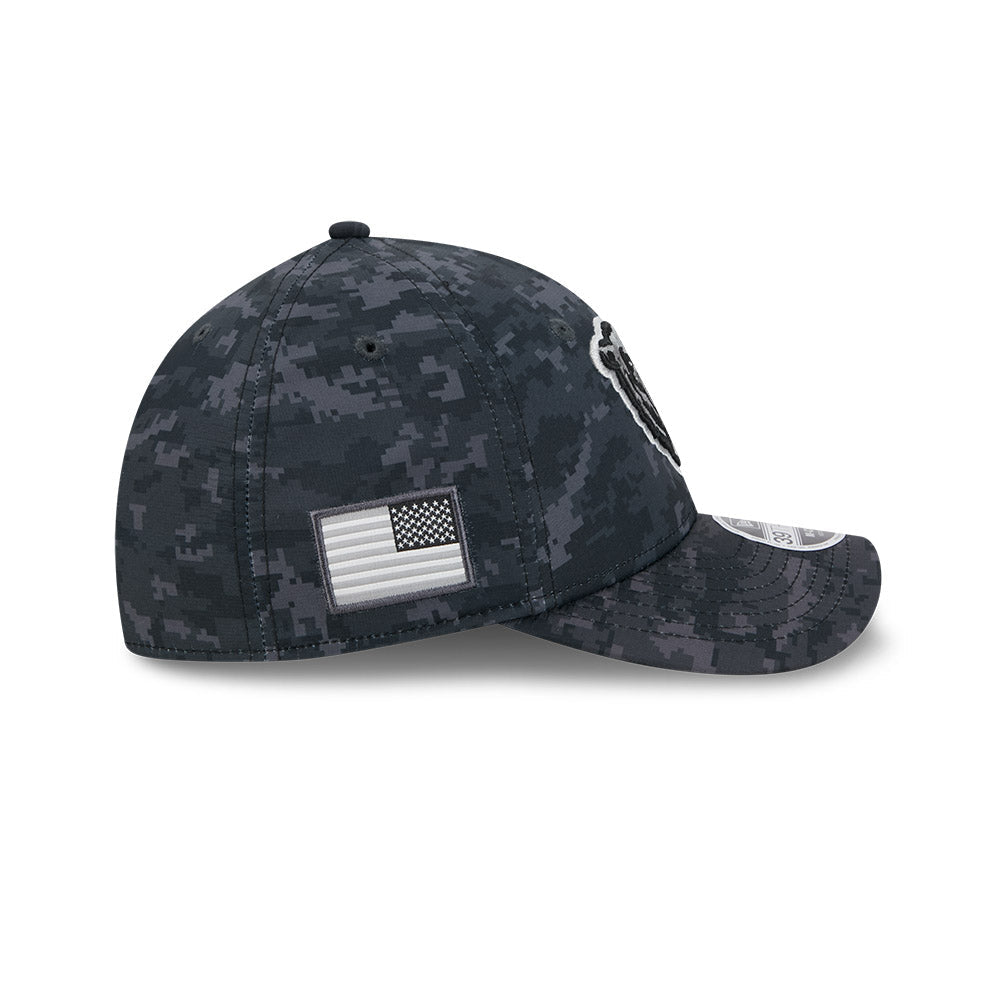 Chicago Bears New Era 2026 Salute To Service 39THIRTY M-Crown Stretch Hat product image 4, provided for visual reference and
