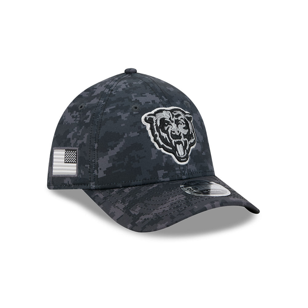 Chicago Bears New Era 2026 Salute To Service 39THIRTY M-Crown Stretch Hat product image 1, provided for visual reference and