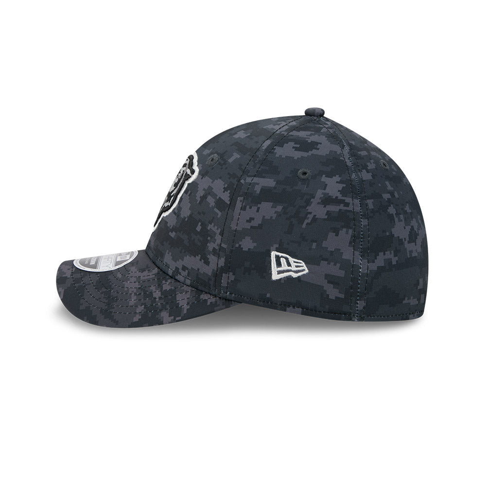 Chicago Bears New Era 2026 Salute To Service 39THIRTY M-Crown Stretch Hat product image 5, provided for visual reference and