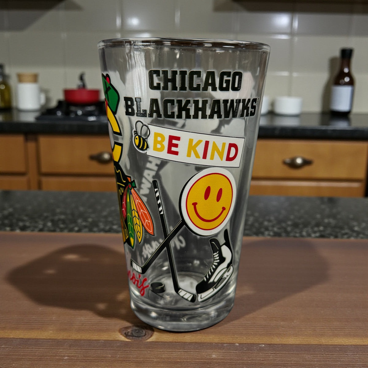 Chicago Blackhawks 16 oz. Native Design Pint Glass product image 4, provided for visual reference and product detail review