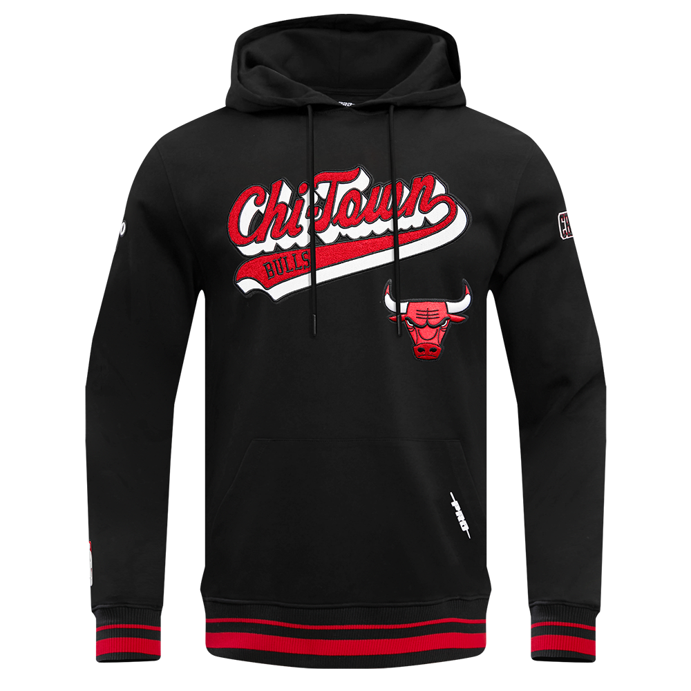 Chicago Bulls Pro Standard Men Black Script Tail Ribbed Fleece Hoodie product image 1, provided for visual reference and
