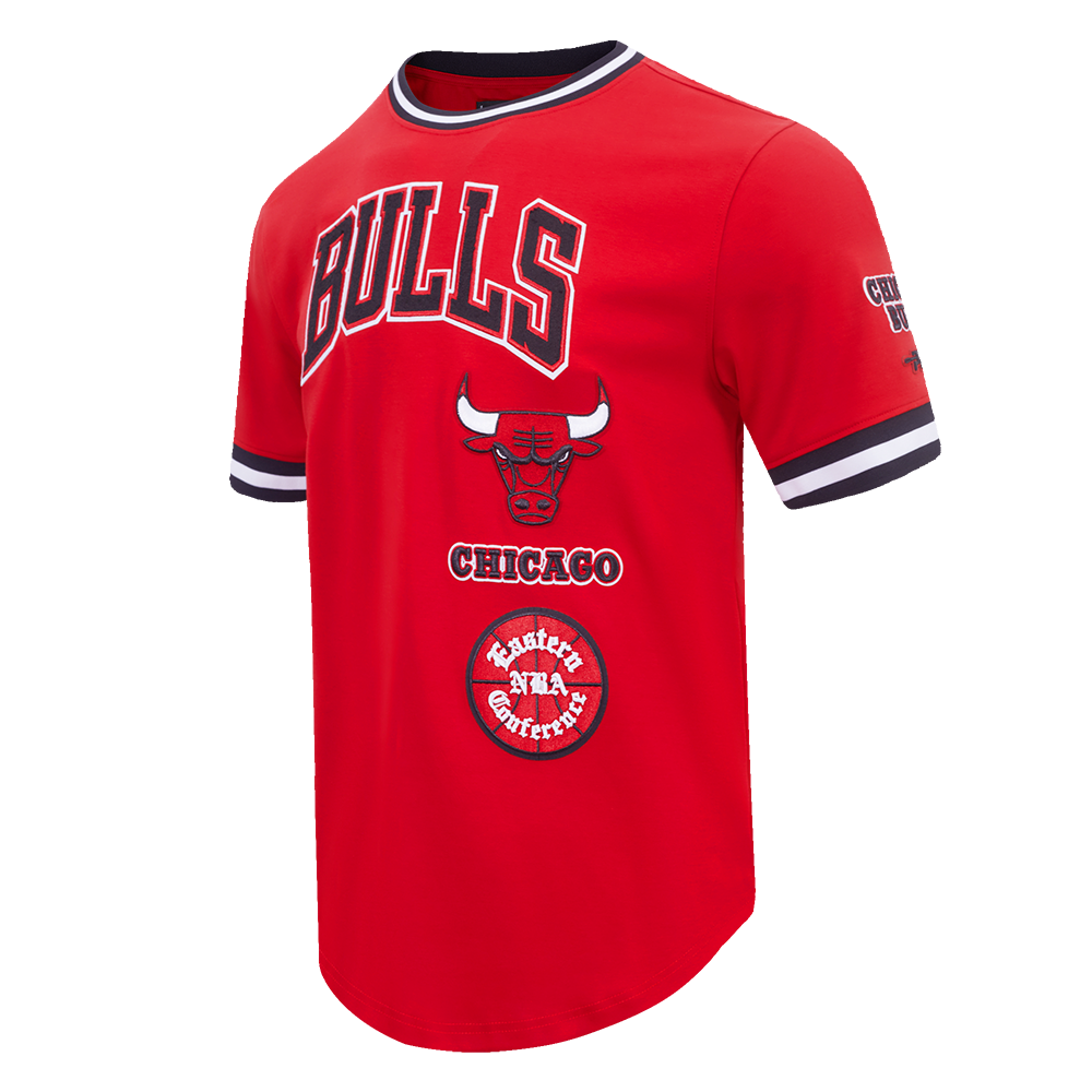 Chicago Bulls Pro Standard Men Red Retro Classic T-Shirt product image 1, provided for visual reference and product detail
