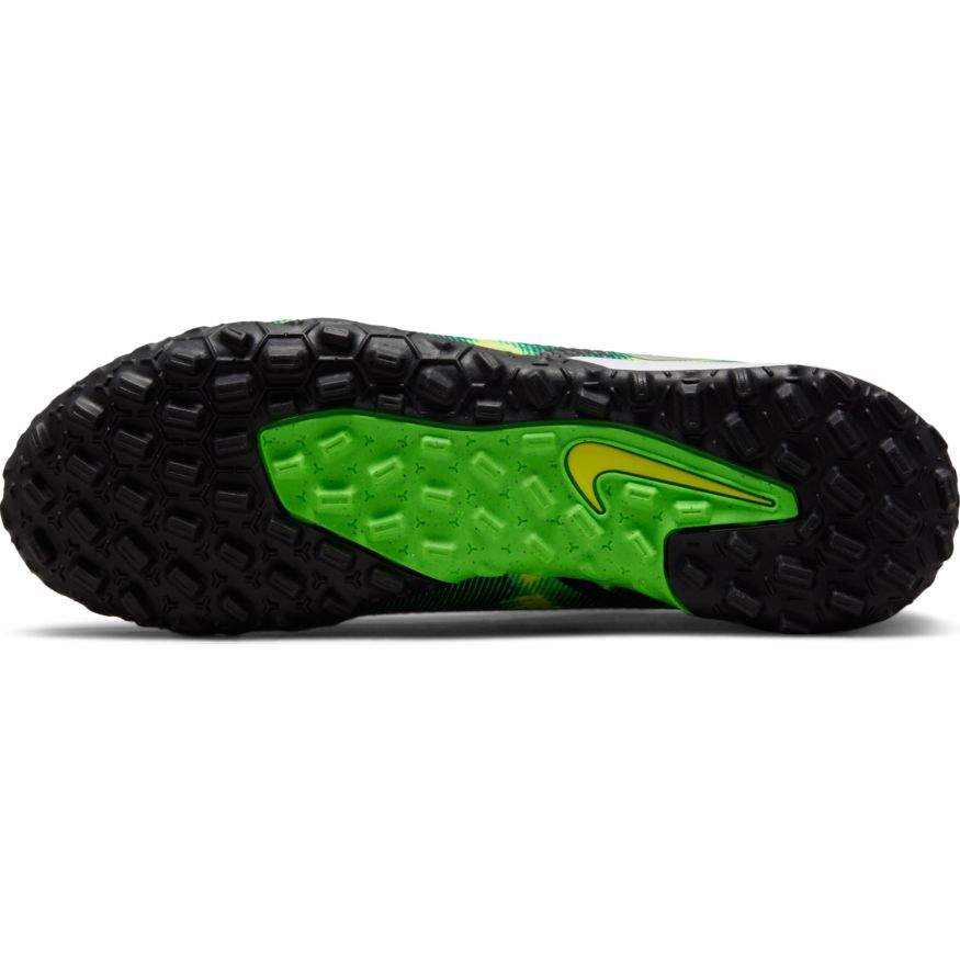 Nike Phantom GT2 Academy Dynamic Fit TF product image 4, provided for visual reference and product detail review