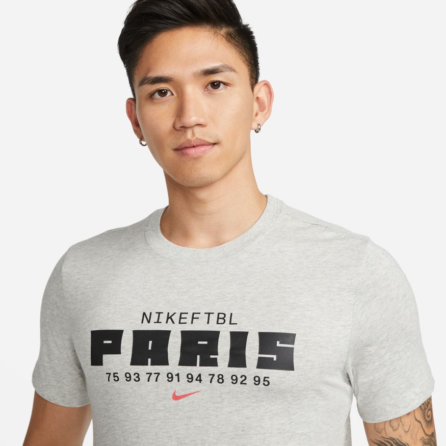Nike Paris Saint-Germain Men T-Shirt product image 1, provided for visual reference and product detail review