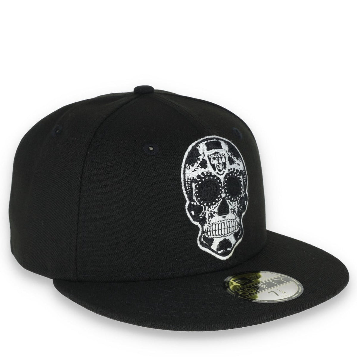 New Era Las Vegas Raiders Sugar Skull 59Fifty Fitted Hat-Black/White product image 1, provided for visual reference and