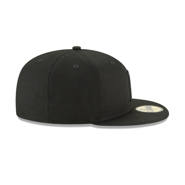 Boston Red Sox New Era Black On Black 59Fifty Fitted Hat product image 3, provided for visual reference and product detail