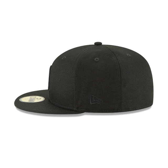 Boston Red Sox New Era Black On Black 59Fifty Fitted Hat product image 4, provided for visual reference and product detail