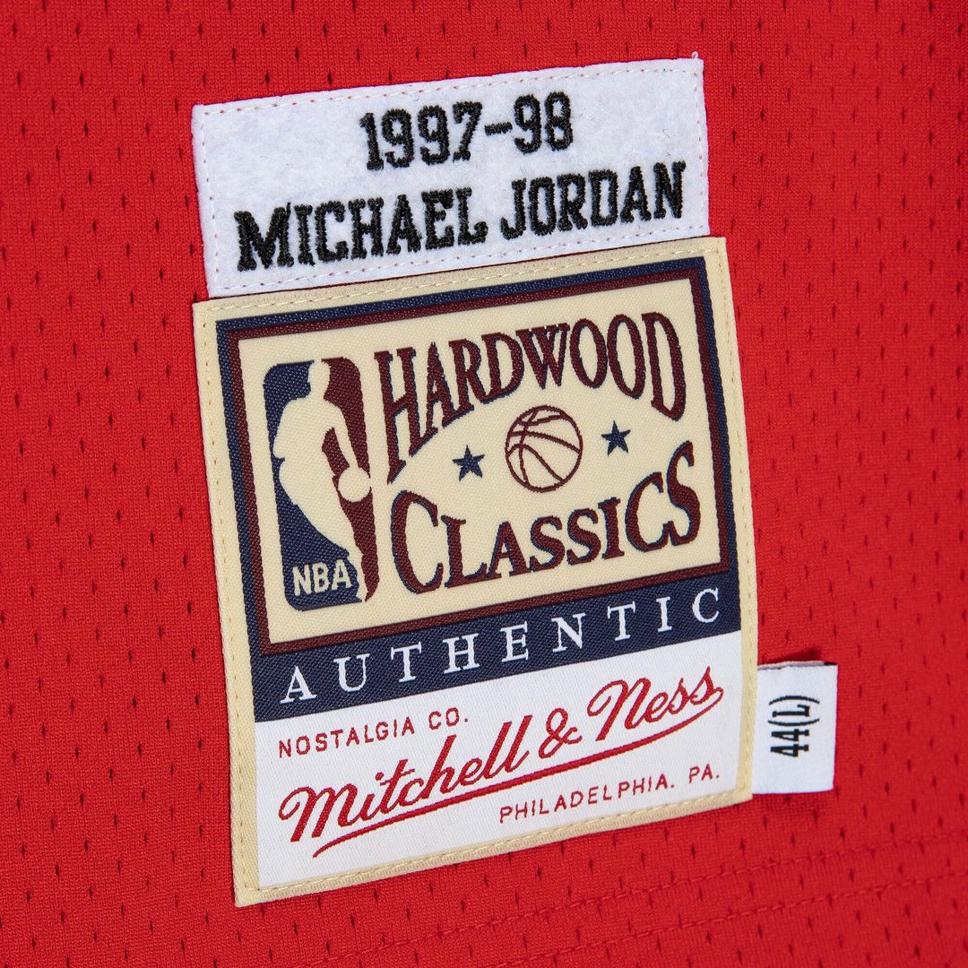 Chicago Bulls Michael Jordan Mitchell & Ness 1997 - 98 product image 3