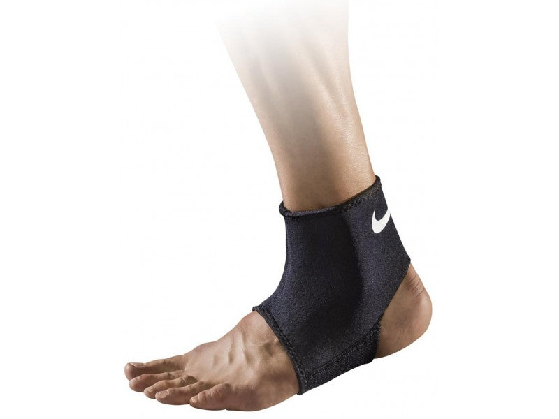 Nike Pro Combat Ankle Sleeve 2.0 product image 1, provided for visual reference and product detail review
