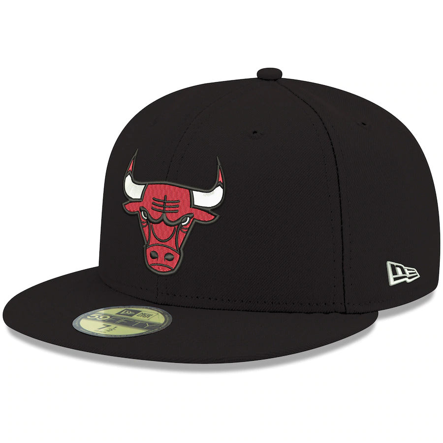 New Era Chicago Bulls Basic 59FIFTY- black product image 1, provided for visual reference and product detail review