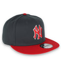 New York Yankees 2-Tone Color Pack 9FIFTY Snapback Hat- Grey/Scarlet product image 1, provided for visual reference and